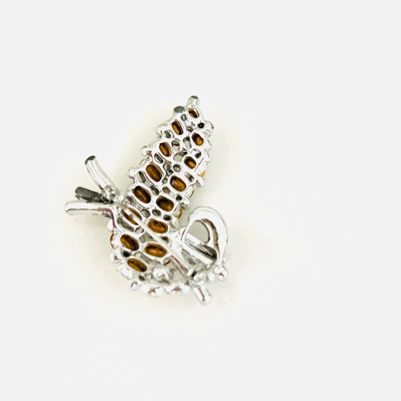 Vintage Sparkly Crystal Brooch - Picture 6 of 9